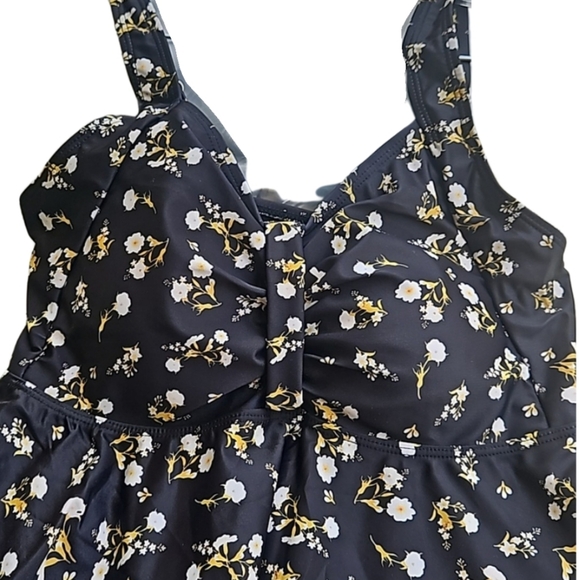 NWT Bloomchic M 10 Black Floral Tankini Top SUMMER - Picture 17 of 17